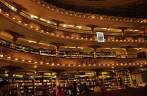 Interior do 'El Ateneo', a mais bela livraria de Buenos Aires, capital da Argentina